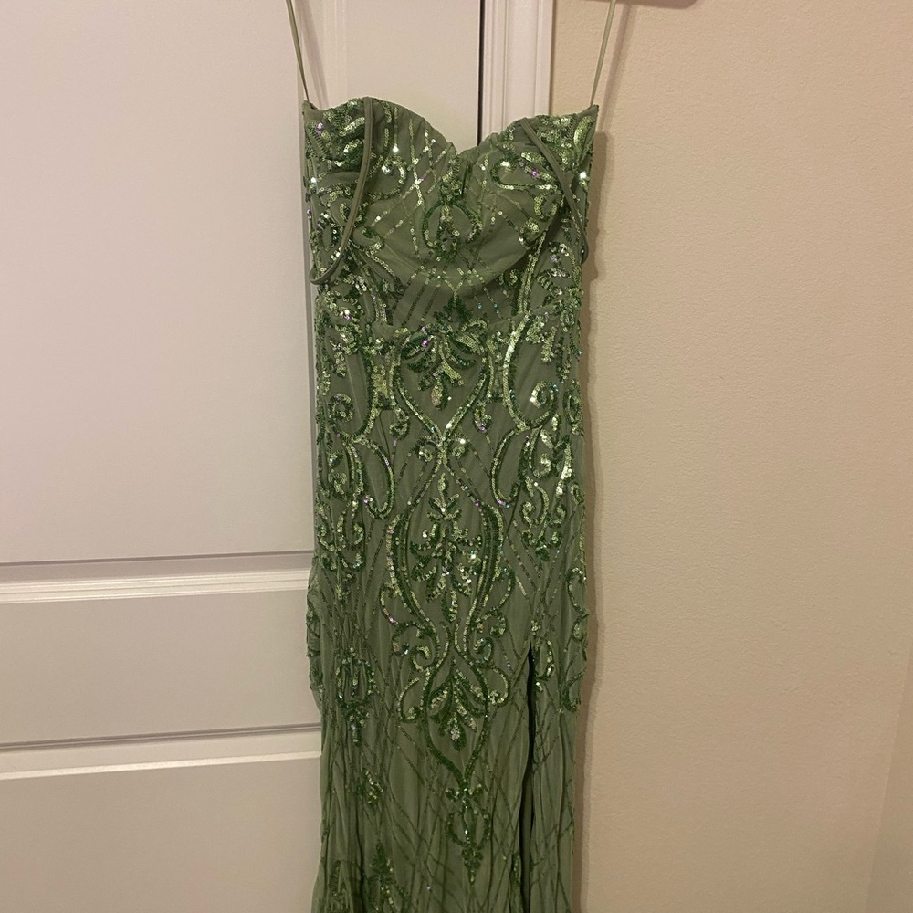 Elegant Green Evening Dress